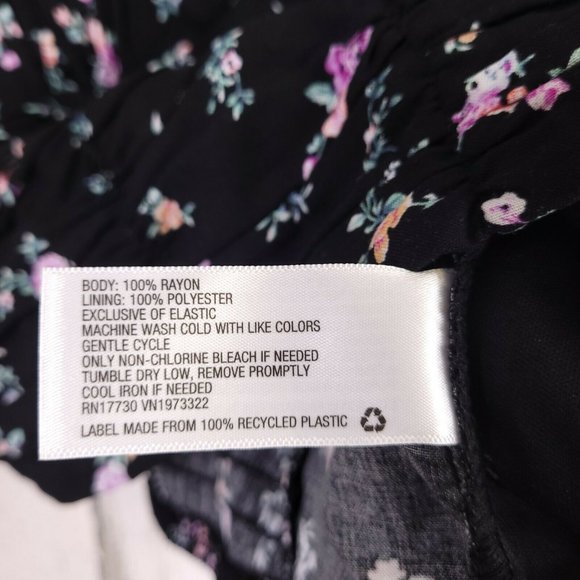 Wild Fable Black Floral Women's Long Sleeve V-Neck - Picture 7 of 8